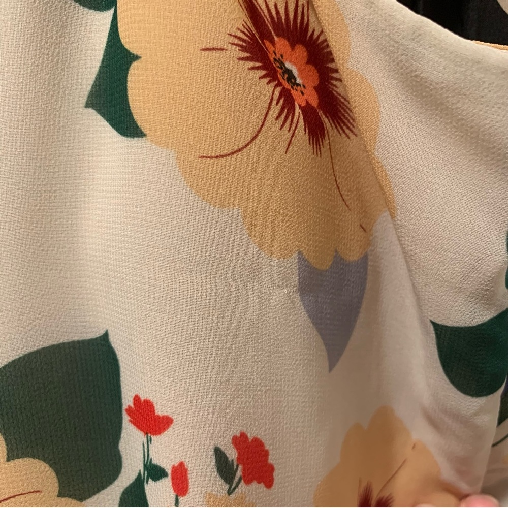 CABI Victoria Cami, Floral, Lined for Opacity, size Medium, GUC, BEAUTIFUL - Picture 14 of 16